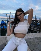 Анкета проститутки Каролина - метро Отрадное, возраст - 23